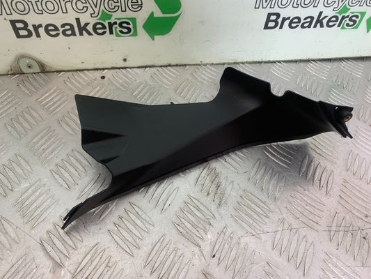 DUCATI 1299 PANIGALE RIGHT TOP FAIRING INFILL PANEL YEAR 2016 (CMB 1187)