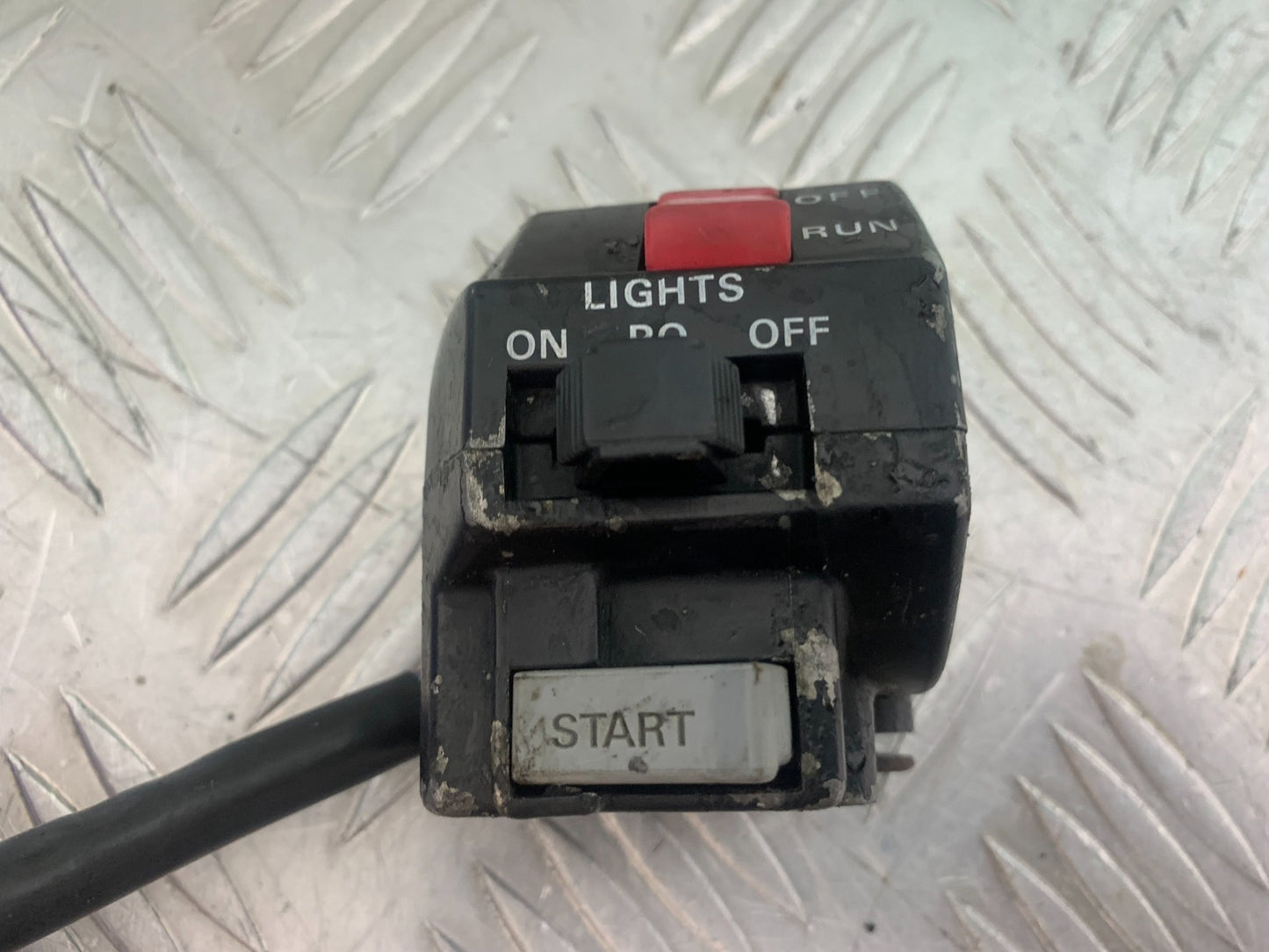 YAMAHA XV535 XV 535 VIRAGO RIGHT SWITCH GEAR   YEAR 1994-02 (CMB1162)