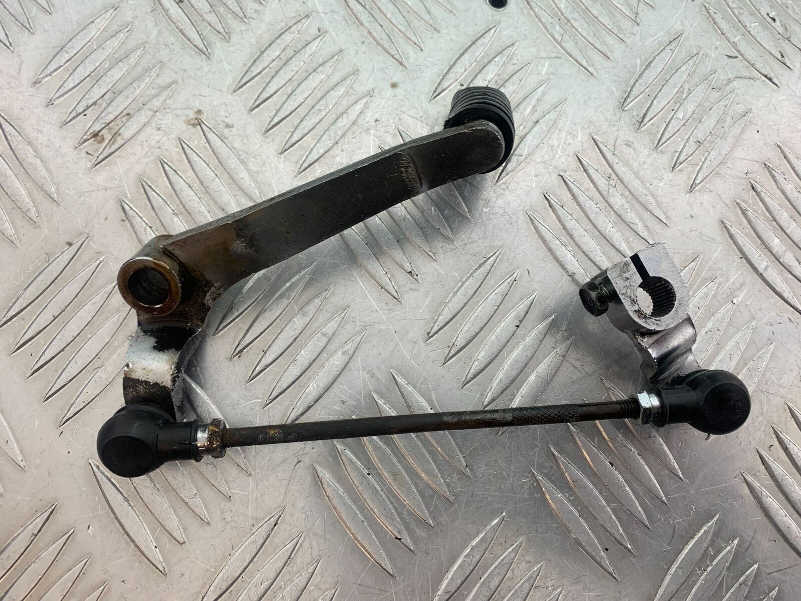 YAMAHA XV535 XV 535 VIRAGO GEAR LEVER  YEAR 1994-02 (CMB1044)