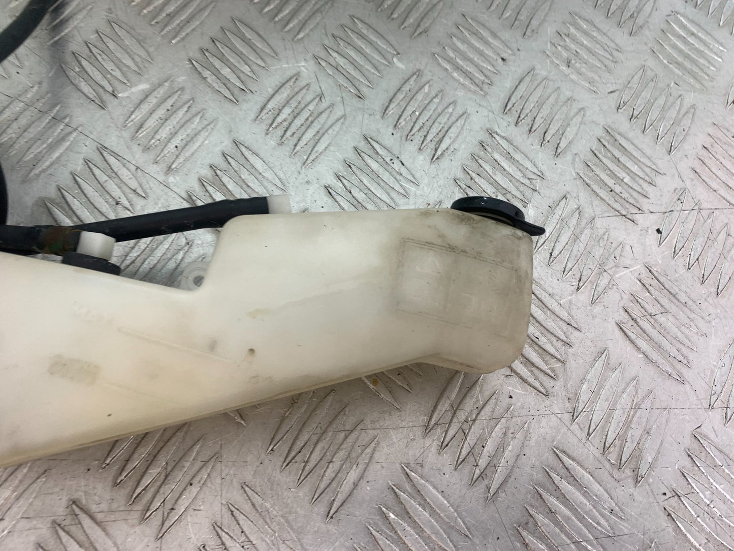 TRIUMPH 955i SPRINT ST COOLANT BOTTLE 1999-2004 (CMB1176)