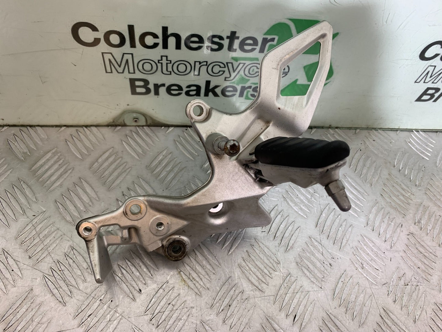 BMW F800 GT FRONT LEFT HANGER AND PEG  YEAR 2013-2017 (CMB1248)