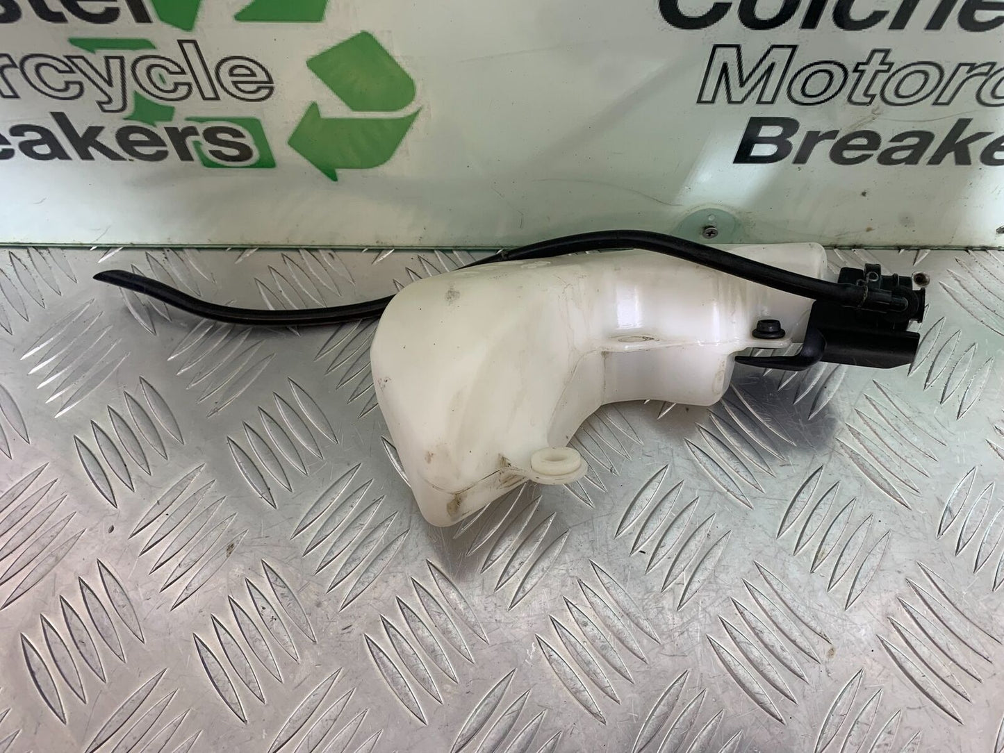 YAMAHA MT09 MT-09 COOLANT BOTTLE  YEAR 2013-2016  (STOCK 997)