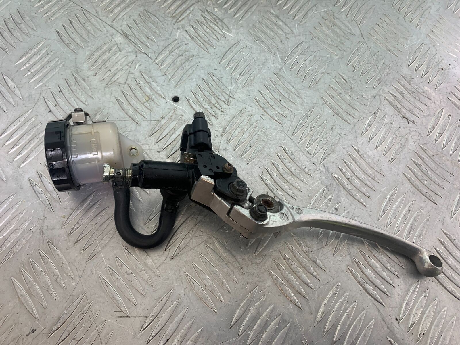 TRIUMPH 955i SPRINT ST FRONT MASTER CYLINDER  YEAR 1999-2004 (CMB1124)