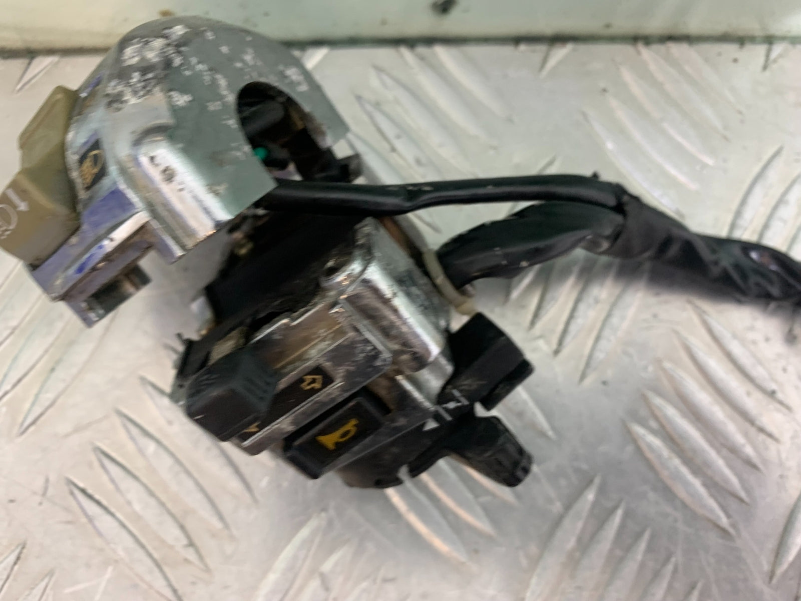 PIONEER XF250 LEFT SWITCH GEAR   YEAR 2009 (CMB1143)