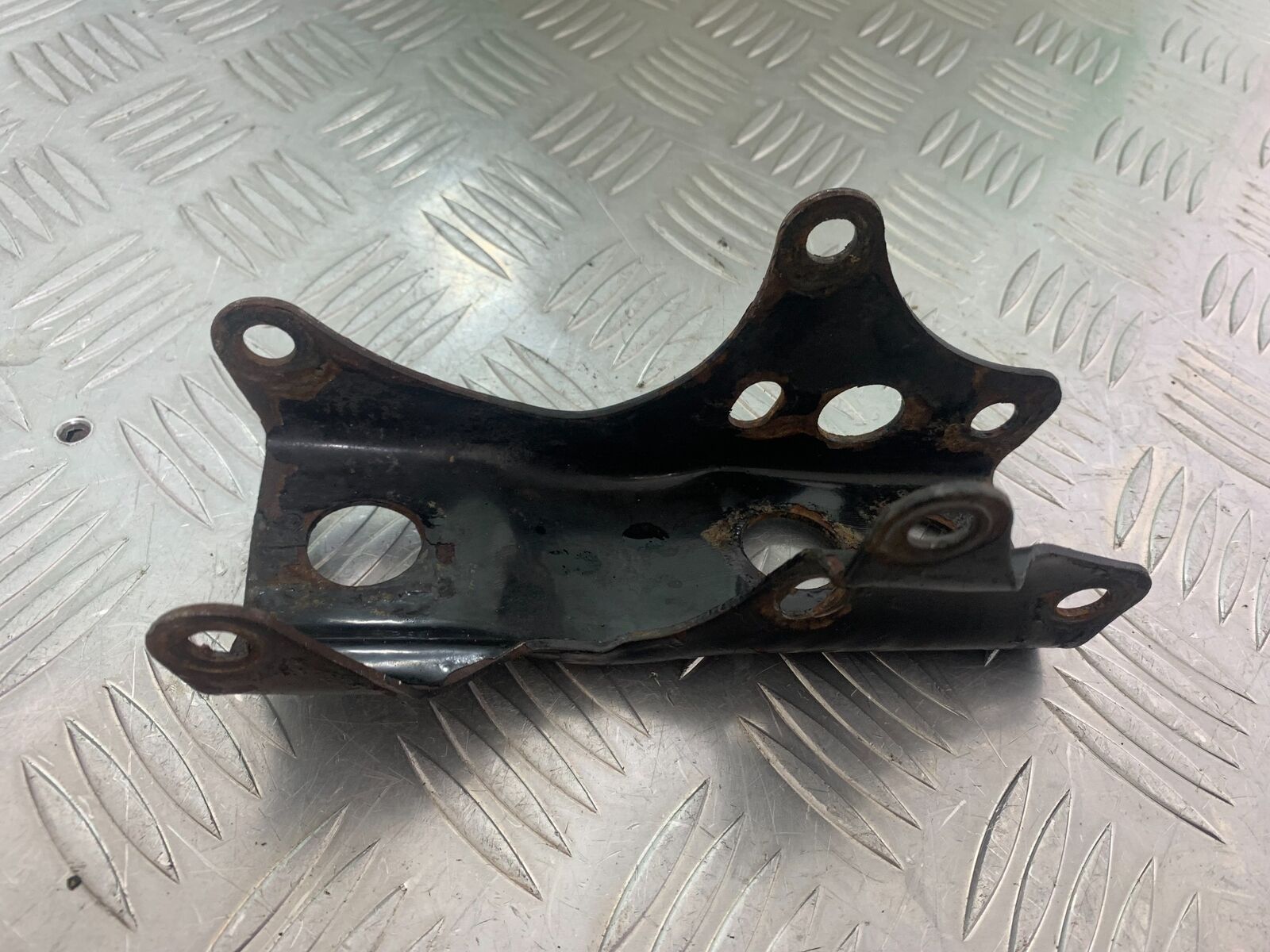 HERALD CLASSIC 125 ENGINE MOUNTING BRACKET  YEAR 2014 (CMB1058)
