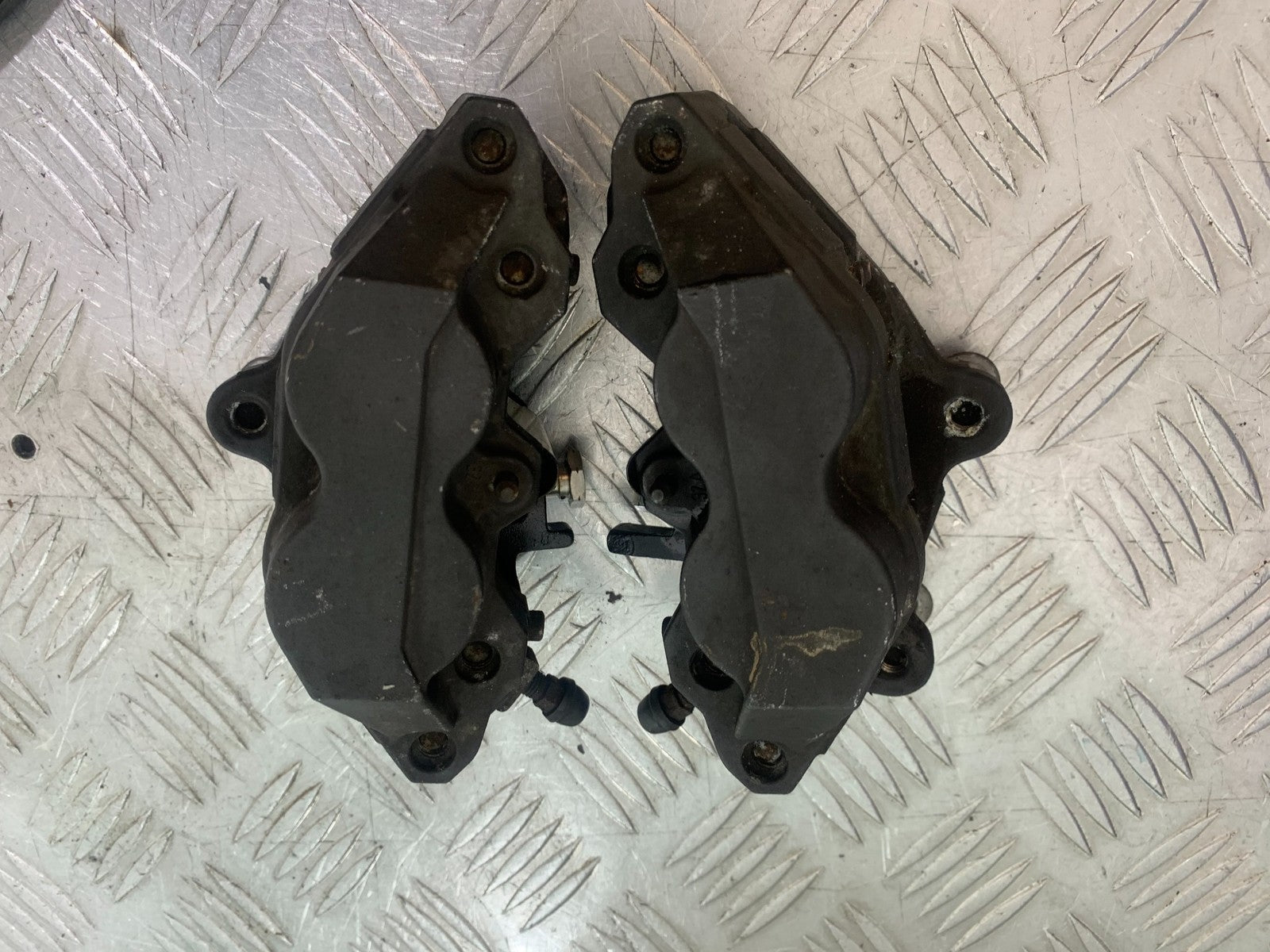 SUZUKI GSXR600 GSXR 600 K1 K2 K3 FRONT BRAKE CALIPERS 1999-03 (CMB1284)