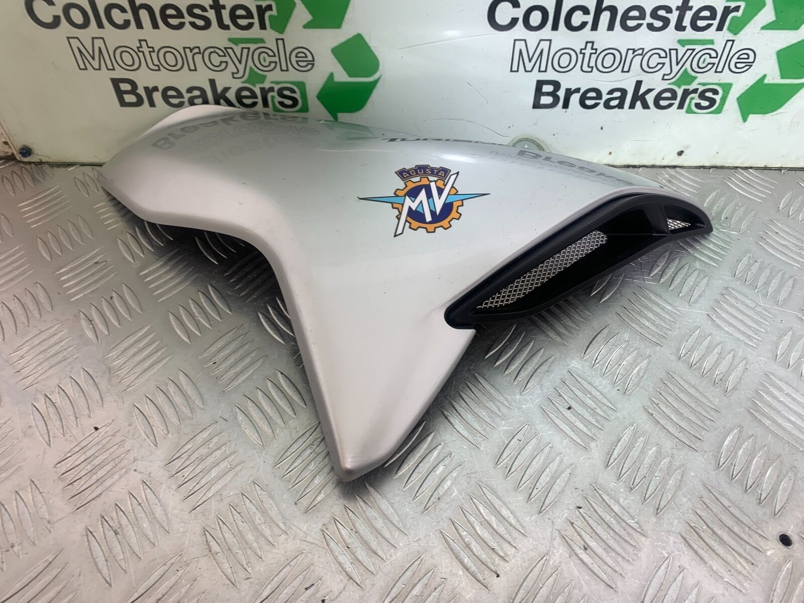 MV AGUSTA TURISMO VELOCE 800 LEFT FAIRING PANEL   YEAR 2014-17 (CMB1051)