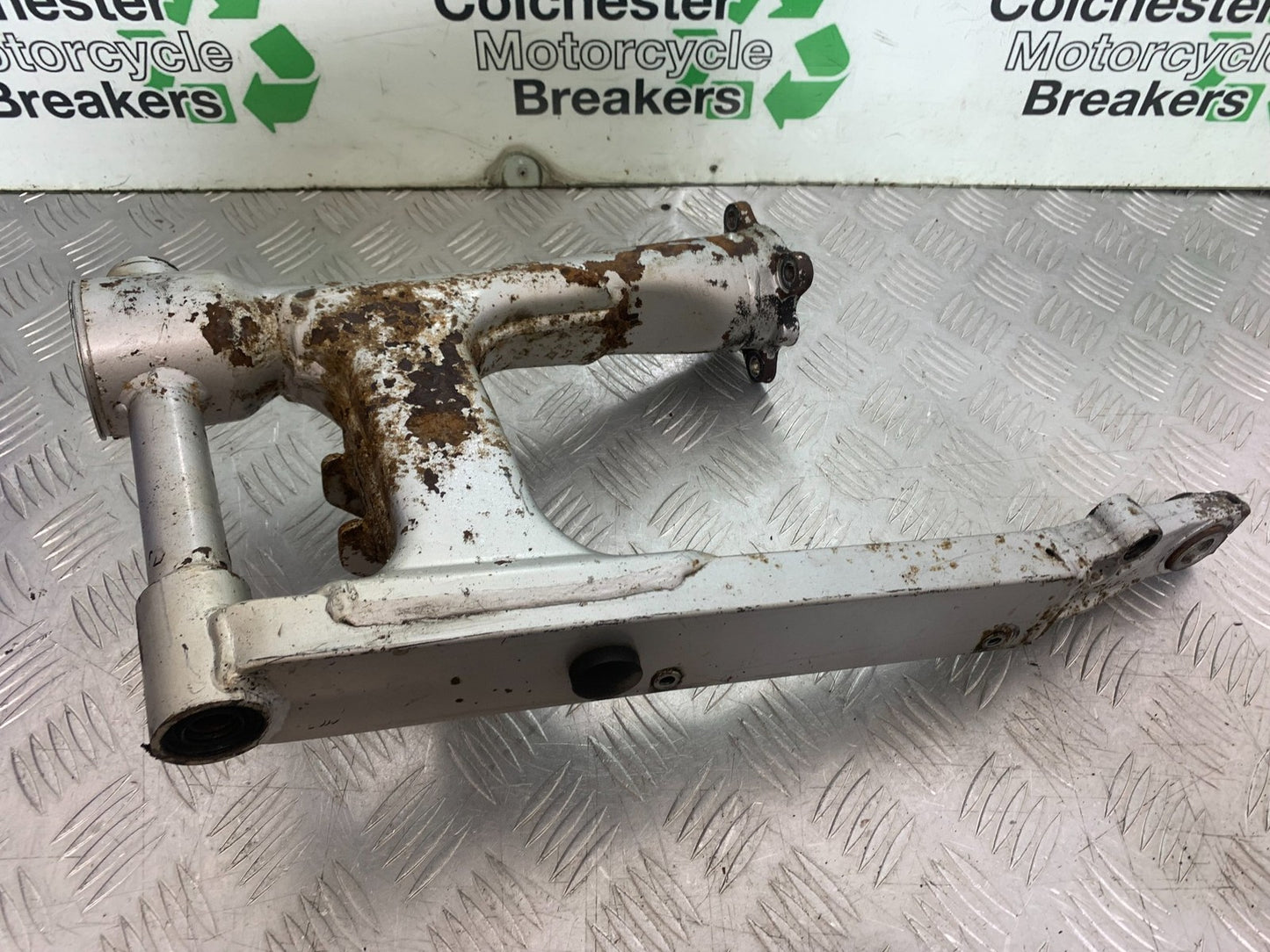HONDA NT650 V DEAUVILLE SWINGARM   YEAR 1999 (CMB1268)