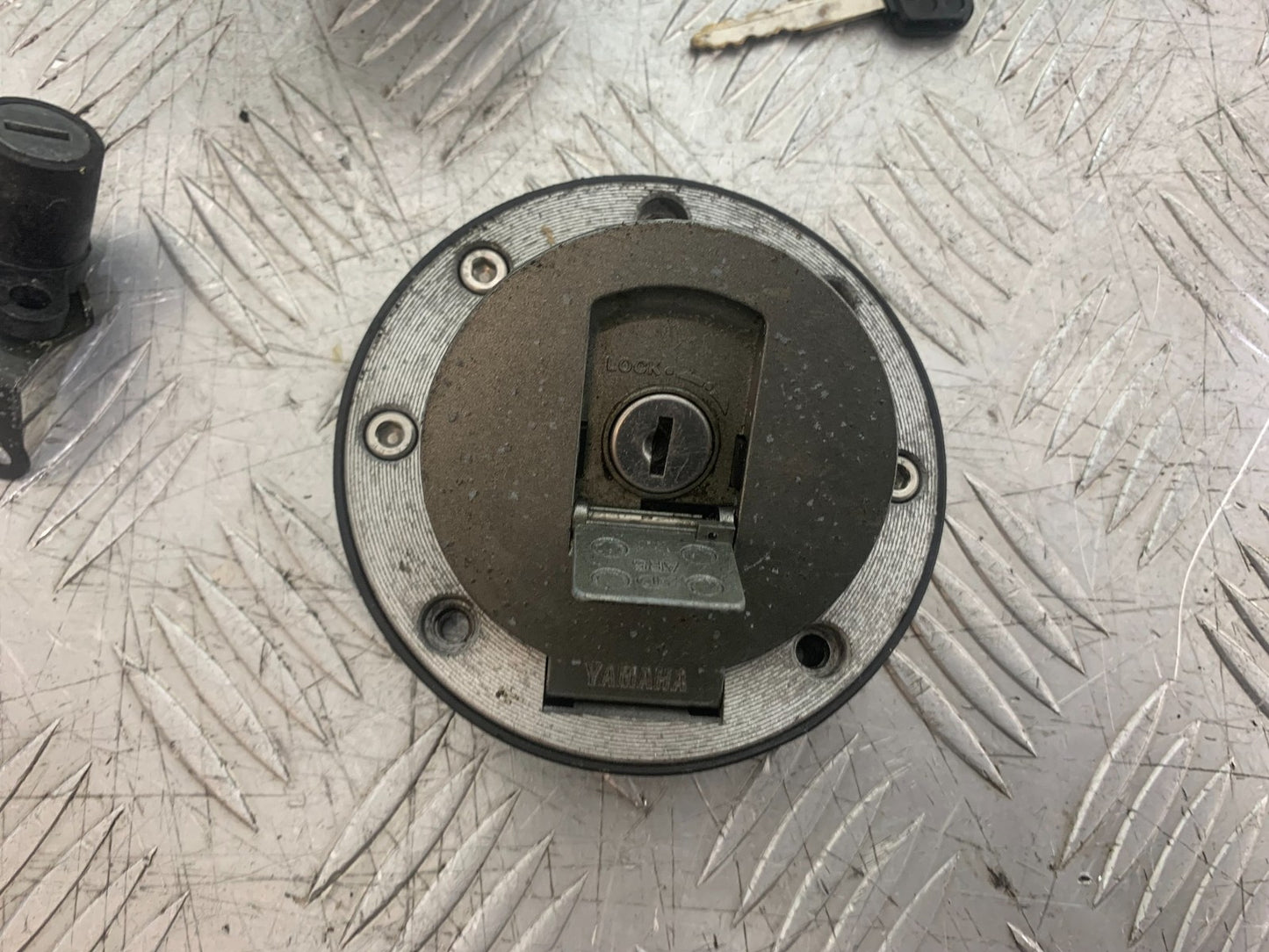 YAMAHA XJ900 XJ 900 DIVERSION LOCKS AND KEY  YEAR 1994-2002(CMB1292)