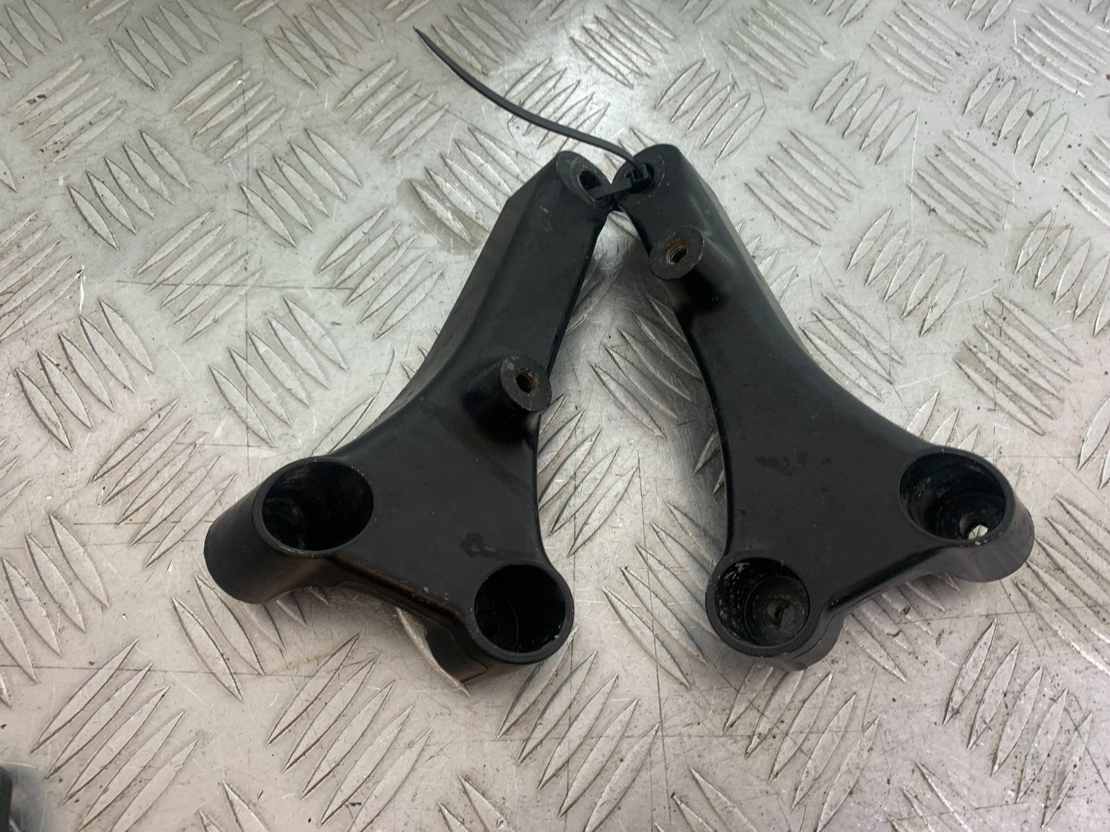 KAWASAKI GTR1400 GTR 1400 ENGINE BRACKETS   YEAR 2007-2009 (CMB1174)