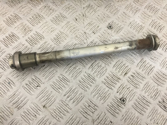 SUZUKI GSXR1000 K1 K2 SWINGARM SPINDLE YEAR 2001 (STOCK 753)