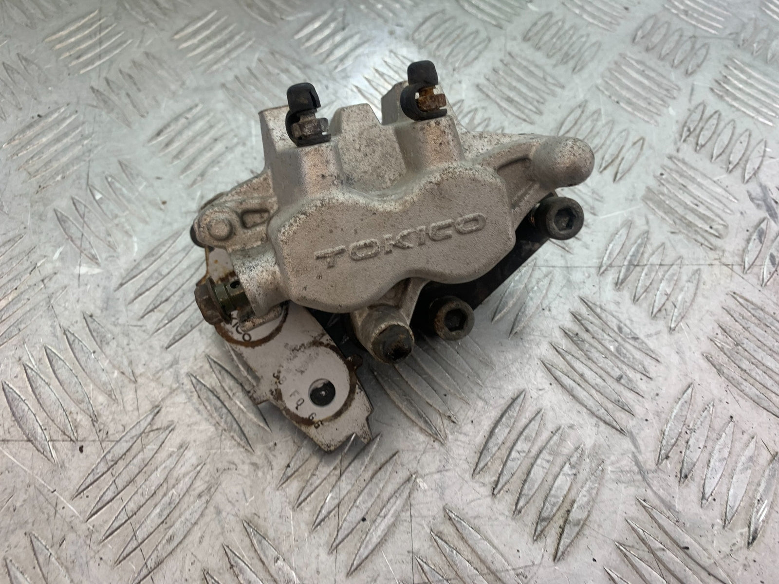 KAWASAKI VN1500 CLASSIC REAR BRAKE CALIPER   YEAR 1999 -2006 (CMB1166)