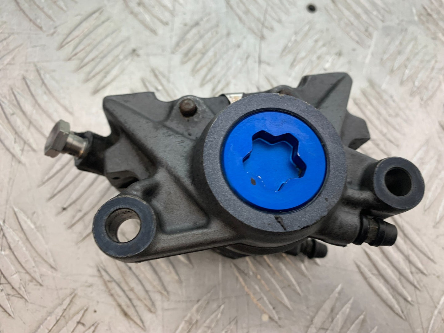 YAMAHA FZS1000 FAZER REAR BRAKE CALIPER YEAR 2001-05 (CMB1275)