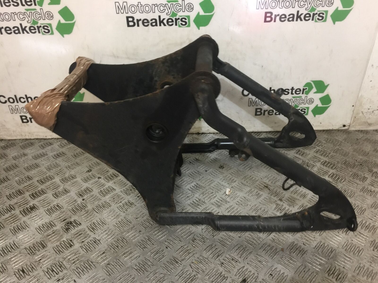 KAWASAKI VN900 CLASSIC SWINGARM  YEAR 2006-2015 (STOCK 706)
