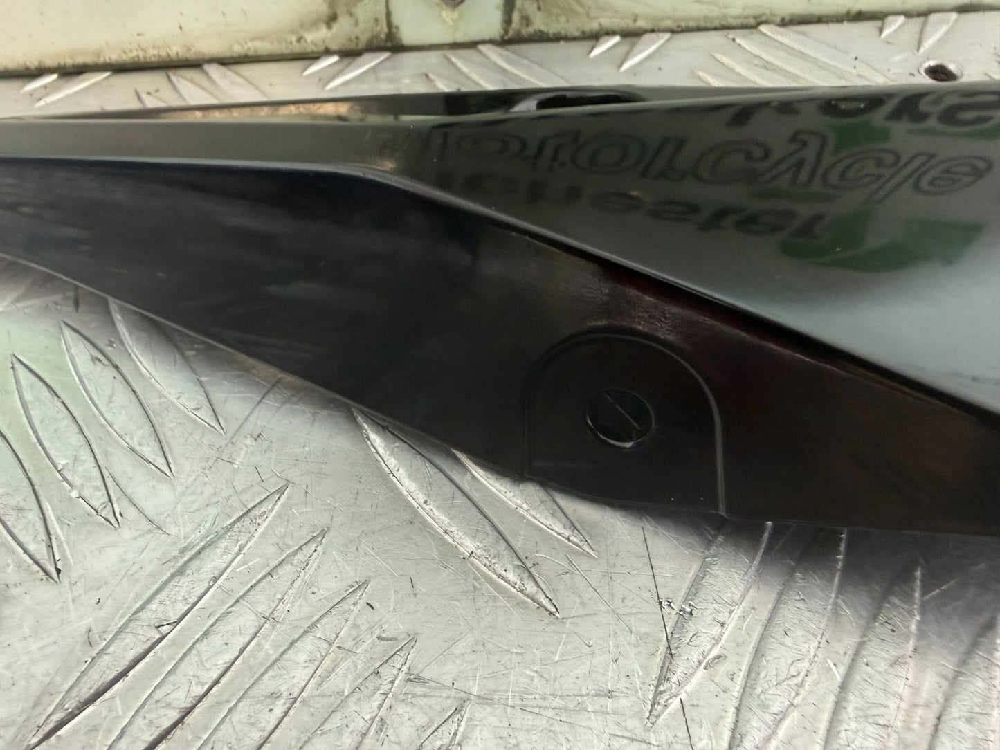 SUZUKI GSR750 GSR 750 RIGHT FAIRING TRIM INFILL COWLING UNDER YEAR 2011 - 2018