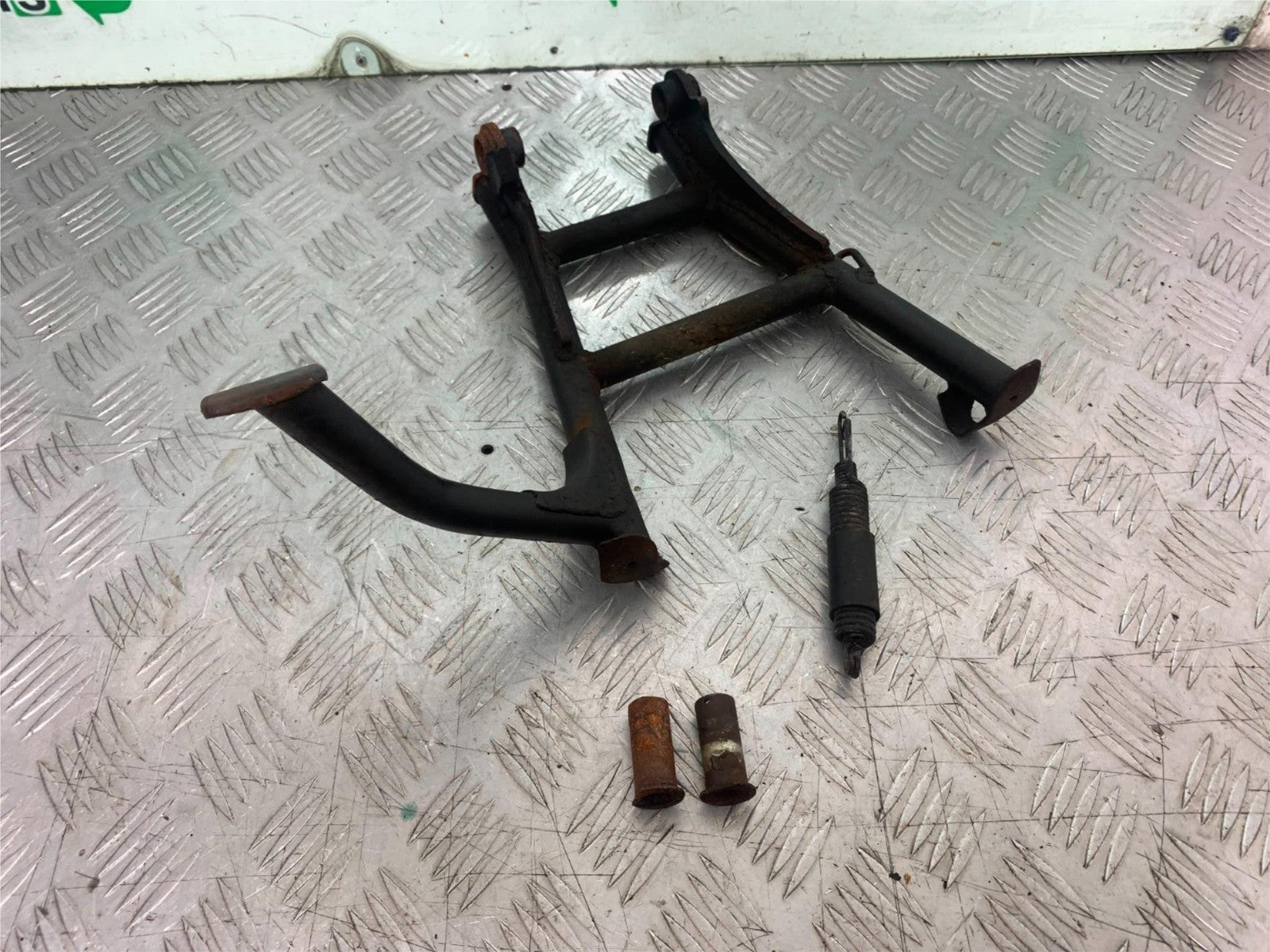 HONDA XL125 VARADERO CENTER STAND   YEAR 2001-2006  (CMB1210)