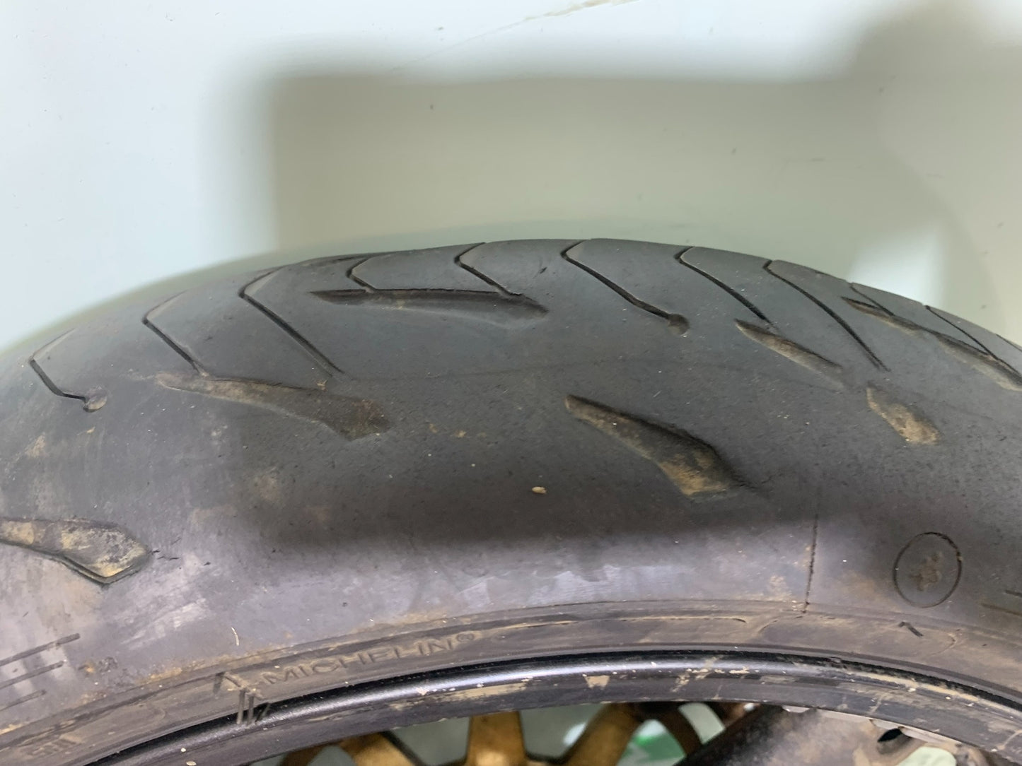 SUZUKI GSF1200  GSF 1200 BANDIT FRONT WHEEL   YEAR 1997-2000 (CMB1149)