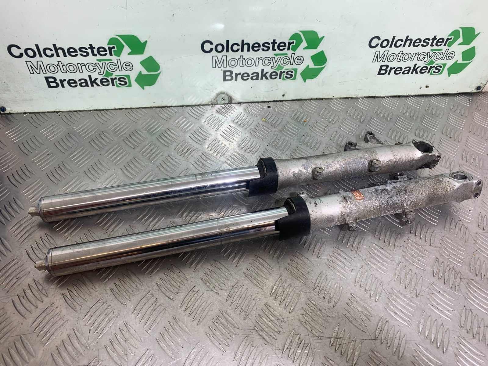 HONDA CBR600 CBR 600 RR FORKS (BENT SOLD AS PARTS)   YEAR 2003-2004 CMB1173)