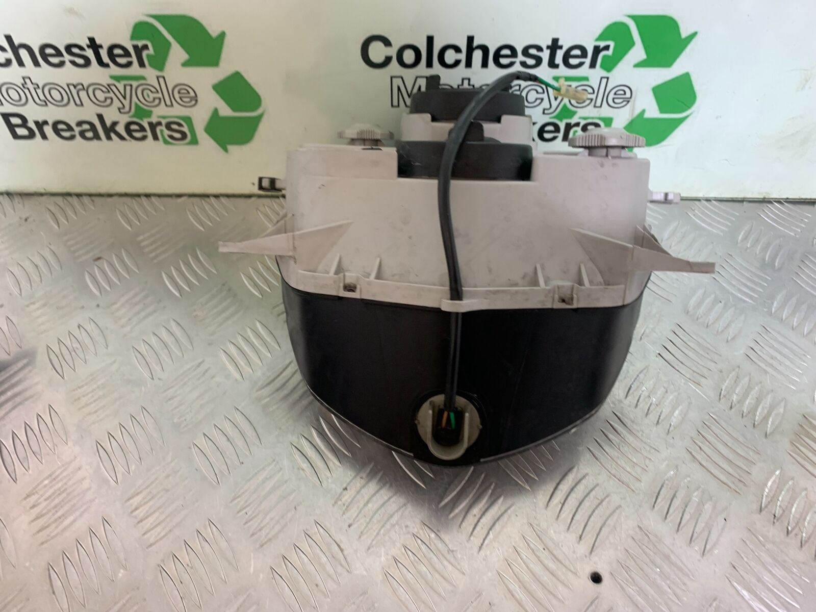 HONDA CBR1100 BLACKBIRD HEADLIGHT  YEAR 1996-1998 (CMB1017)
