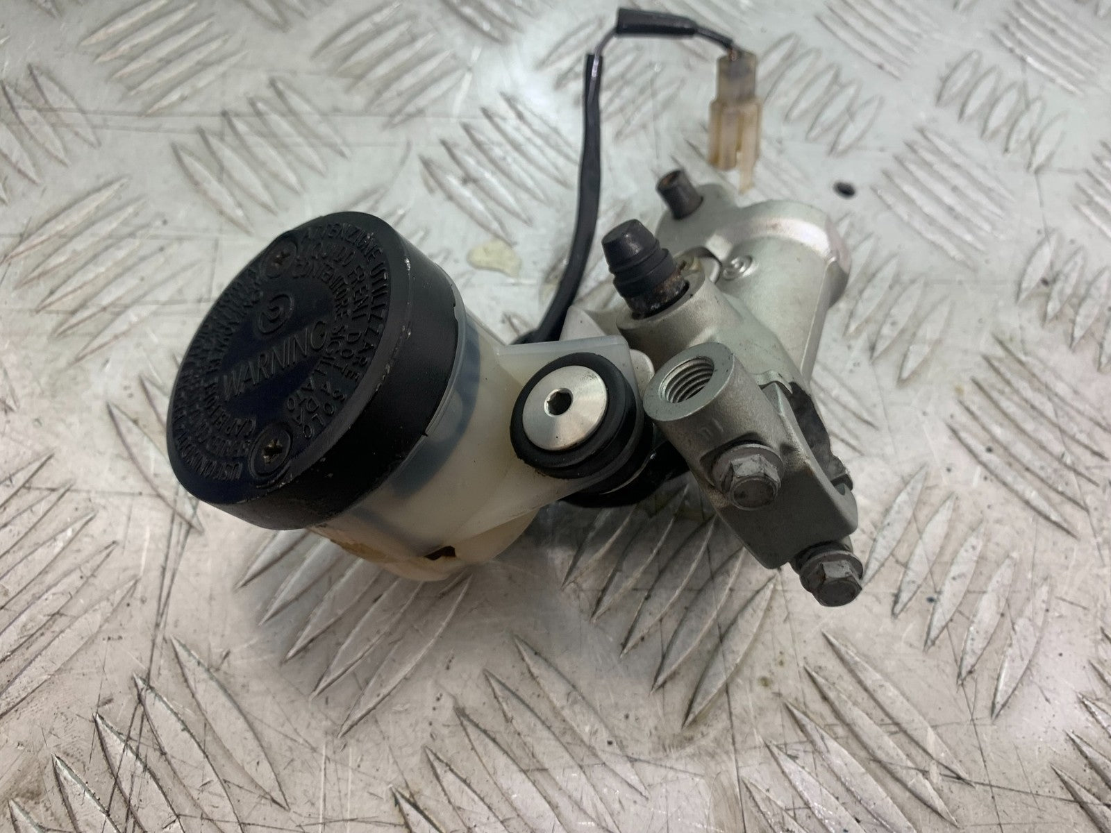 KTM 990 SUPER DUKE CLUTCH MASTER CYLINDER YEAR 2007-2011  (CMB1207)