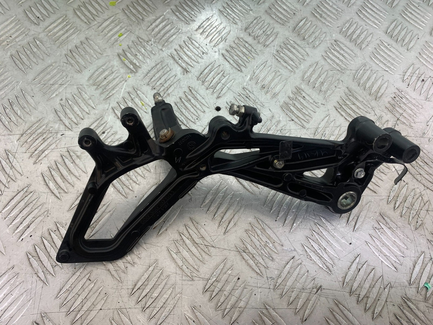 KTM RC125 RC 125 FRONT RIGHT HANGER 2014 2017 (CMB1199)
