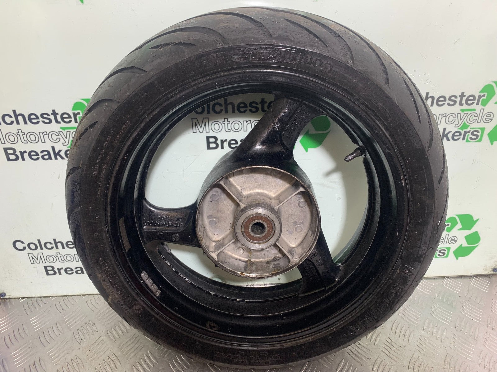 HONDA CBR1100 BLACKBIRD REAR WHEEL  YEAR 1999-2005 (CMB1232)