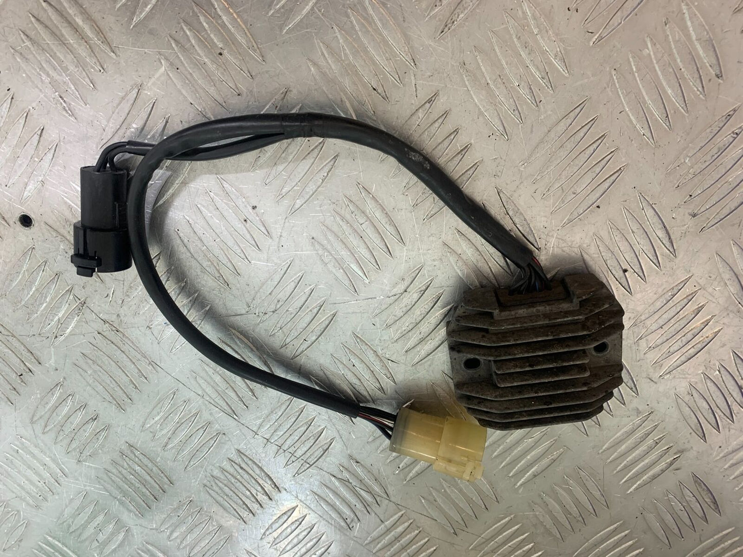 KAWASAKI ZX6R ZX6 J REGULATOR  YEAR 2000 (CMB1129)