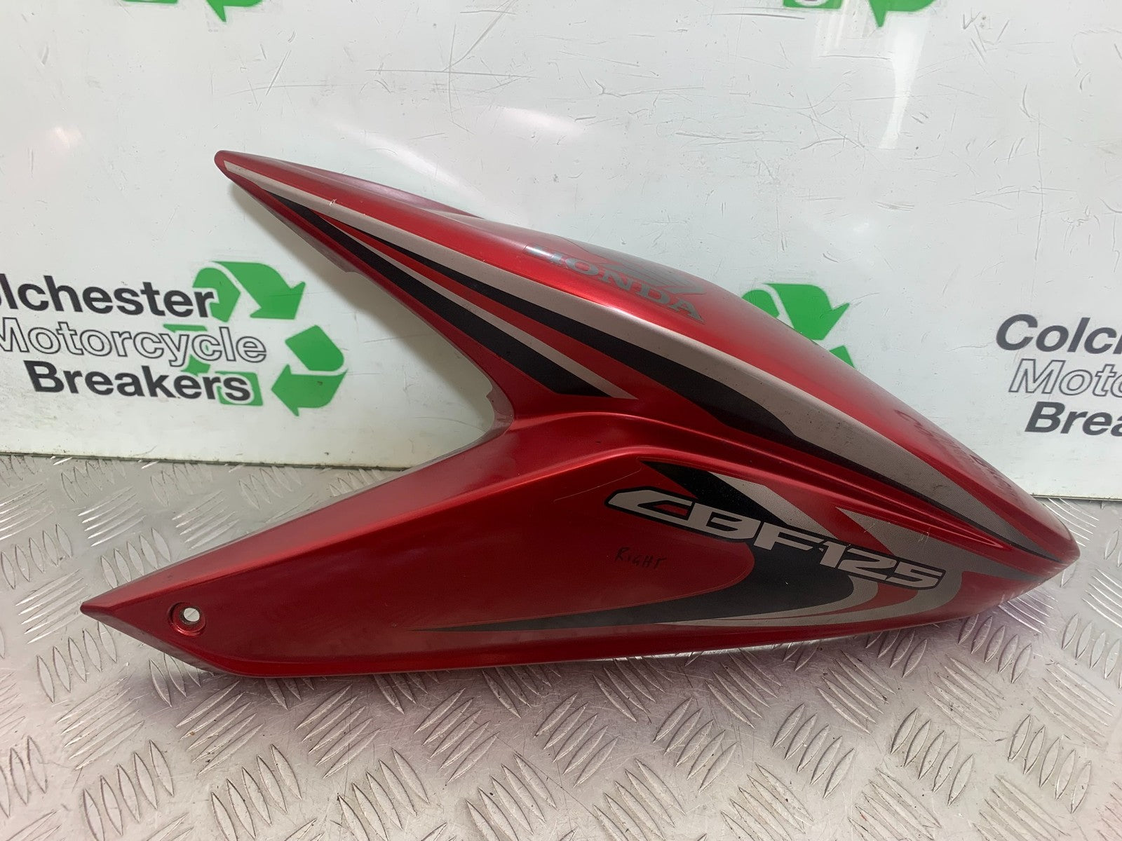 HONDA CBF125 CBF 125 RIGHT FAIRING PANEL YEAR 2009-14 (CMB1182)