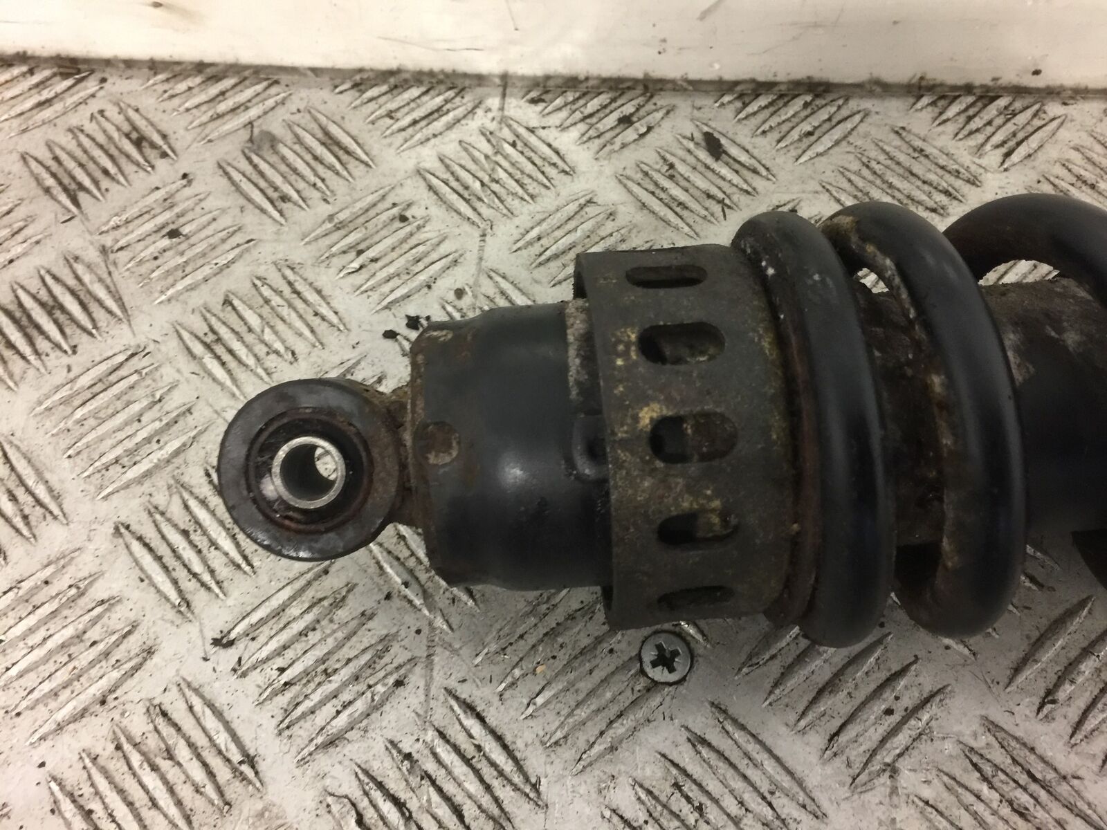 HONDA VT600 VT 600 SHADOW REAR SHOCK  YEAR 1996 (STOCK 389)
