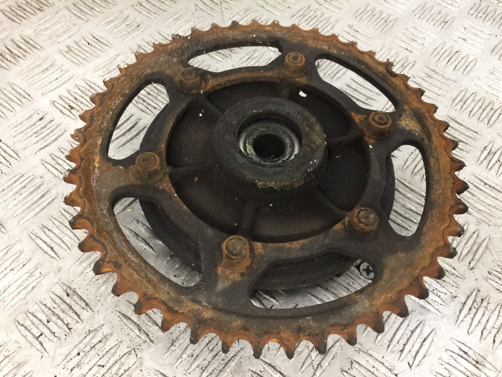 YAMAHA FZS600 FAZER 600 REAR SPROCKET CARRIER  YEAR 1998-2001(STOCK 878)