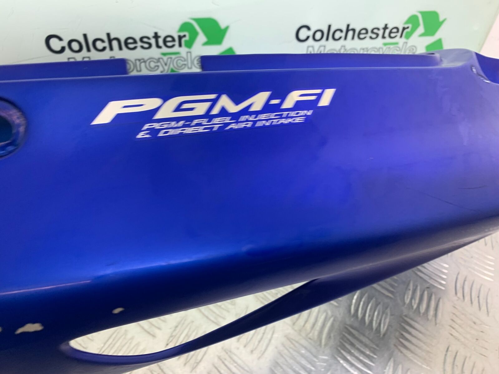 HONDA CBR1100 BLACKBIRD TAIL PIECE   YEAR 1999-2005 (CMB1103)