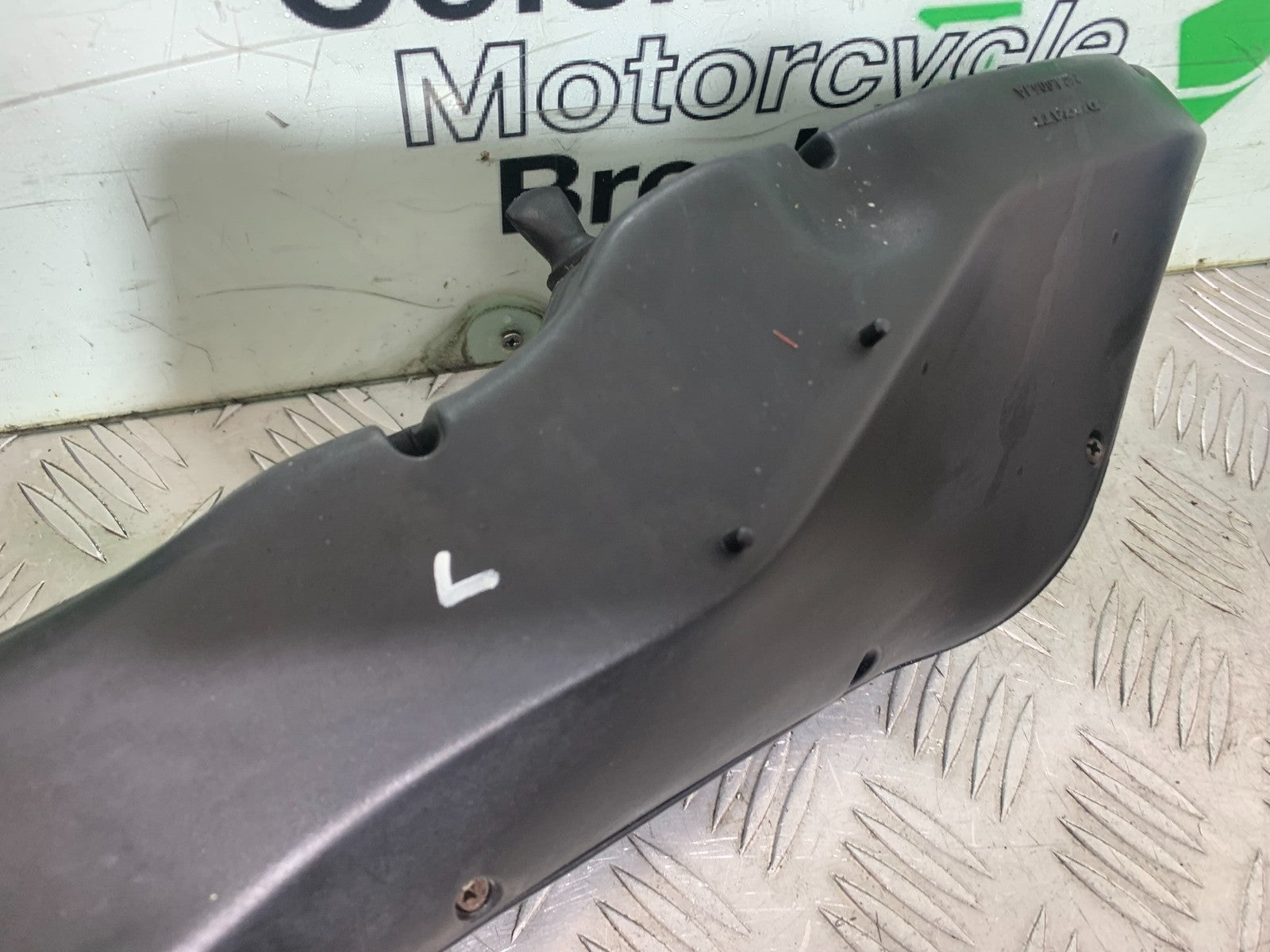 DUCATI 996 SPS 748 916 998 LEFT AIR TUBE  1999-2000 (CMB1209)