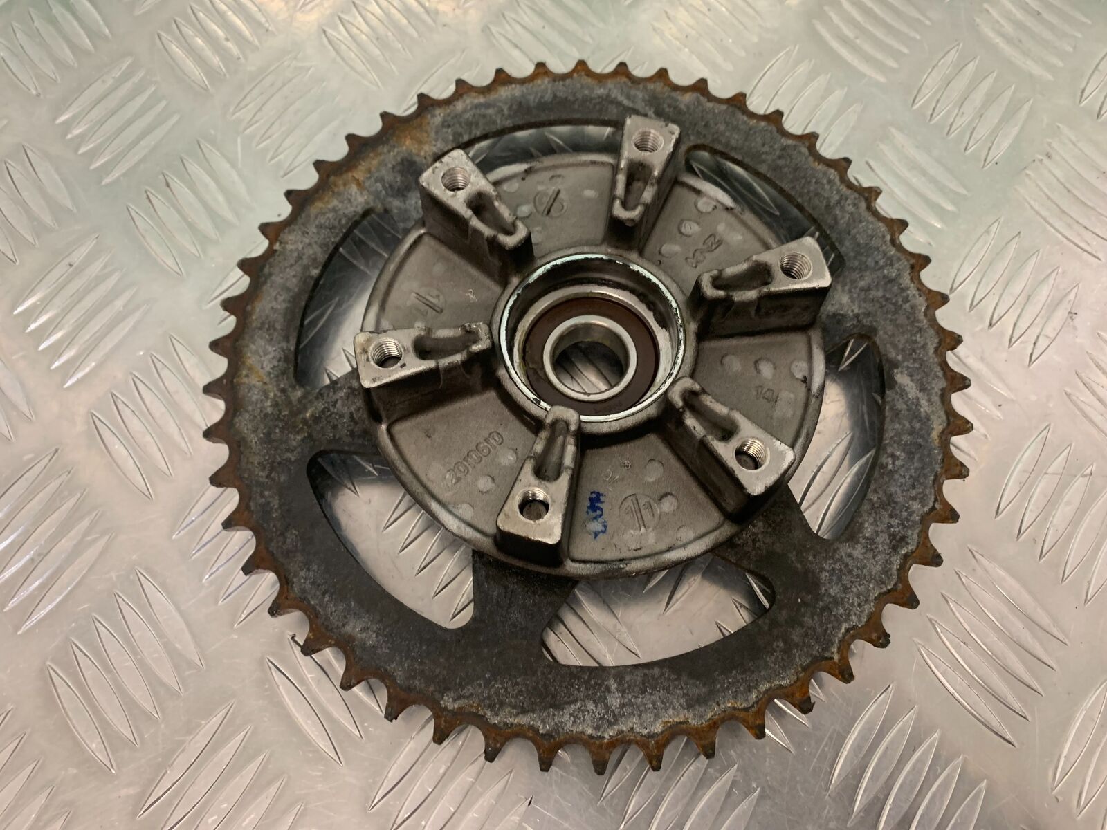 TRIUMPH TIGER 800 XCX SPROCKET CARRIER YEAR 2015-2017  (STOCK 966)