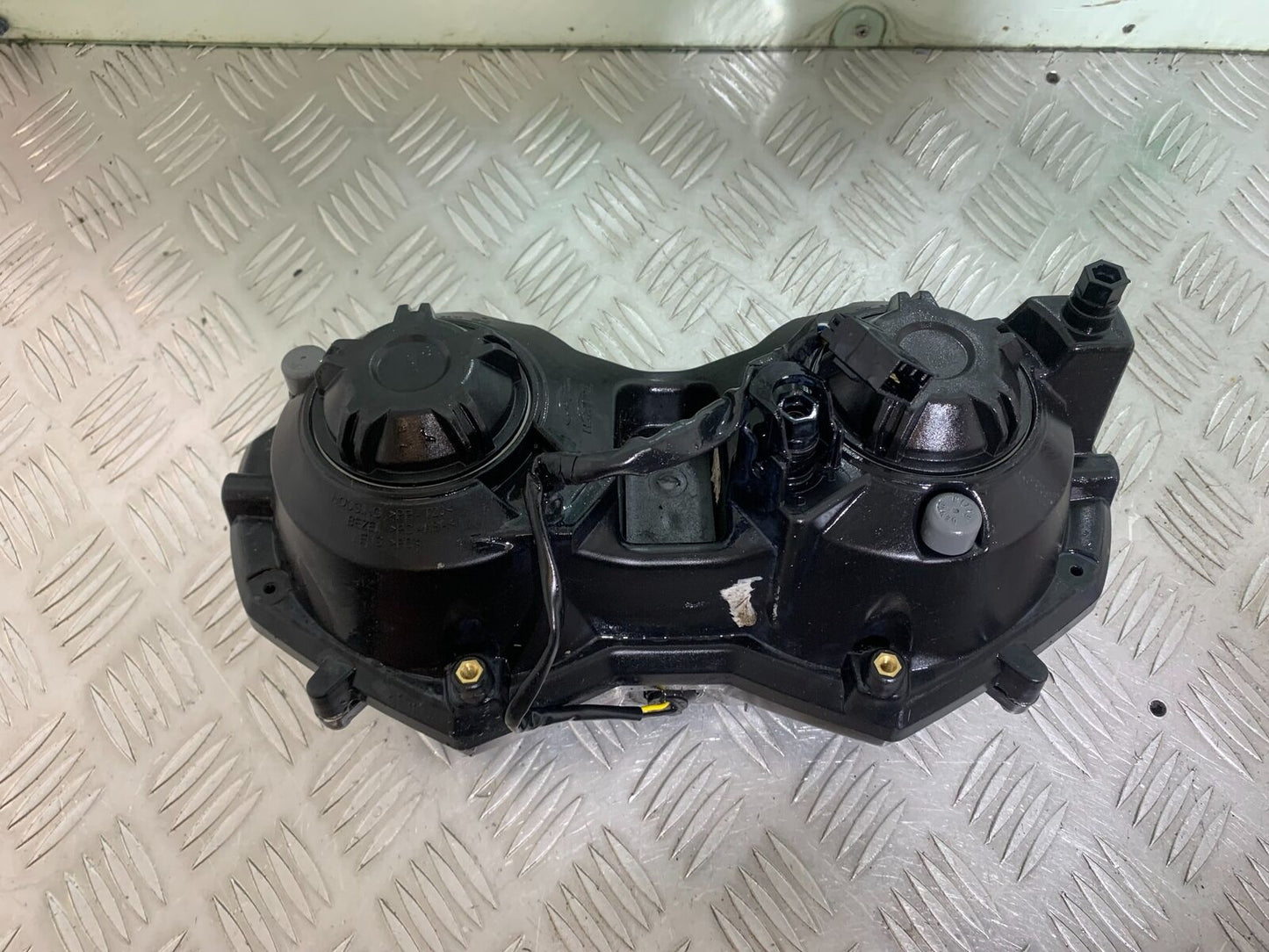 TRIUMPH TIGER 800 HEADLIGHT  YEAR 2011-2014 (CMB1113)