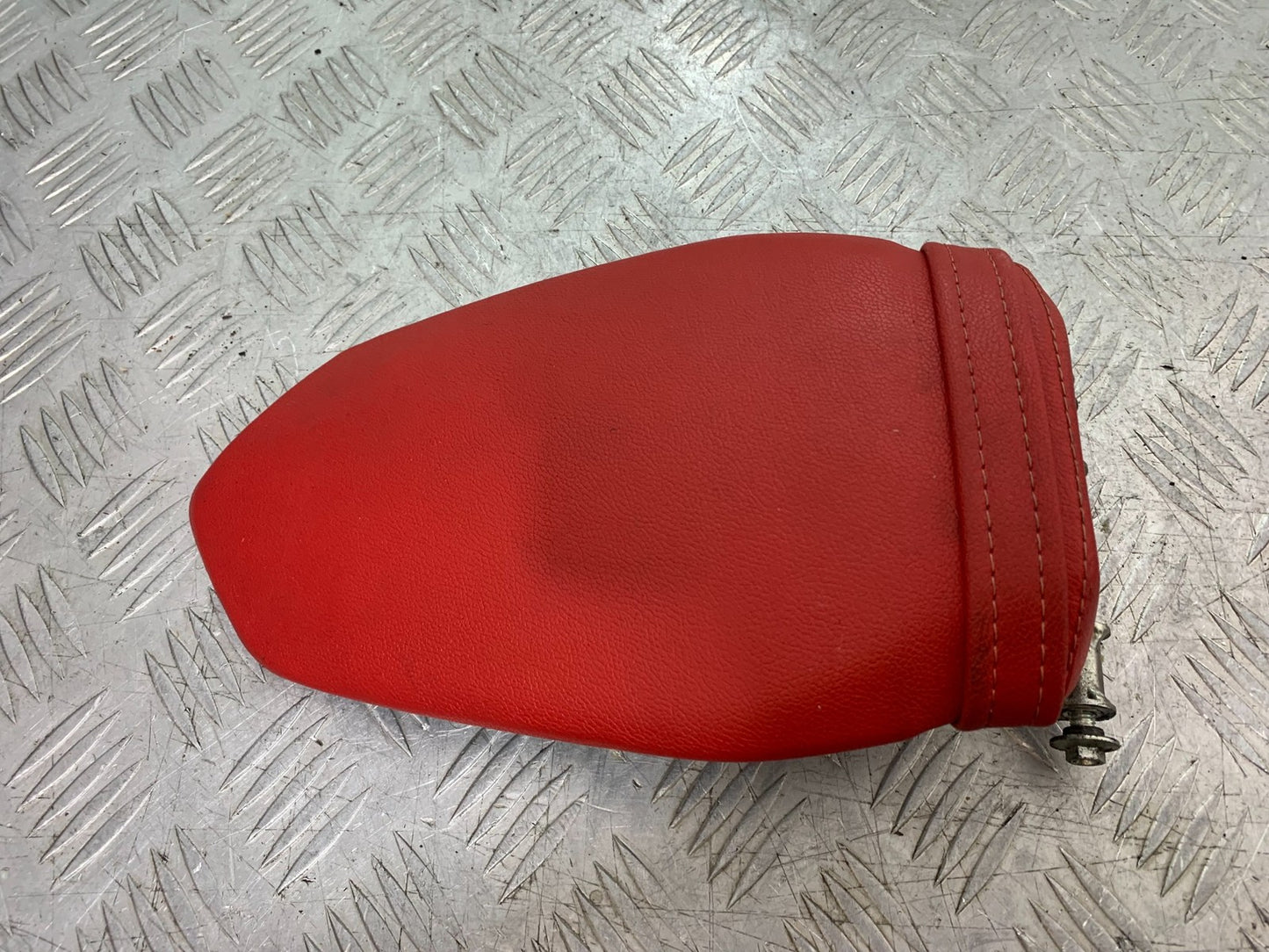 MV AGUSTA 675 F3 REAR SEAT   YEAR 2012-2016 (CMB1302)