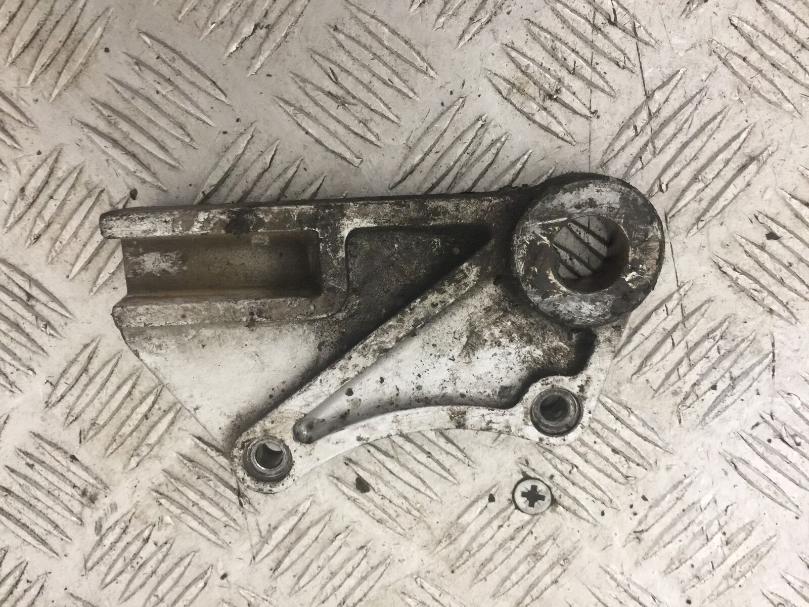 KAWASAKI Z750 Z 750 REAR CALIPER BRACKET  YEAR 2004-2006  (STOCK 871)