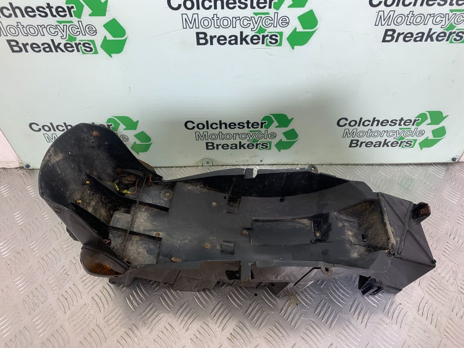 YAMAHA YZF600 YZF 600 THUNDERCAT REAR MUDGUARD 1996-2003 (CMB1105)