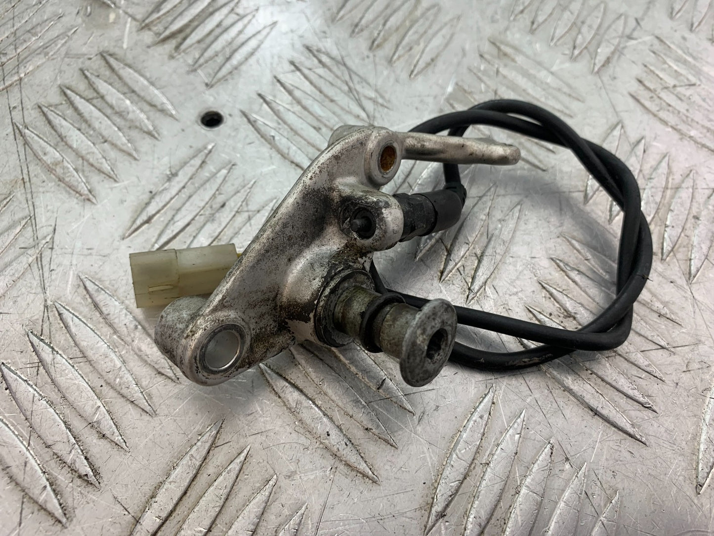 APRILIA RSV1000 RSV 1000 MILLE REAR BRAKE LIGHT SWITCH 1998- 2003 (CMB1184)
