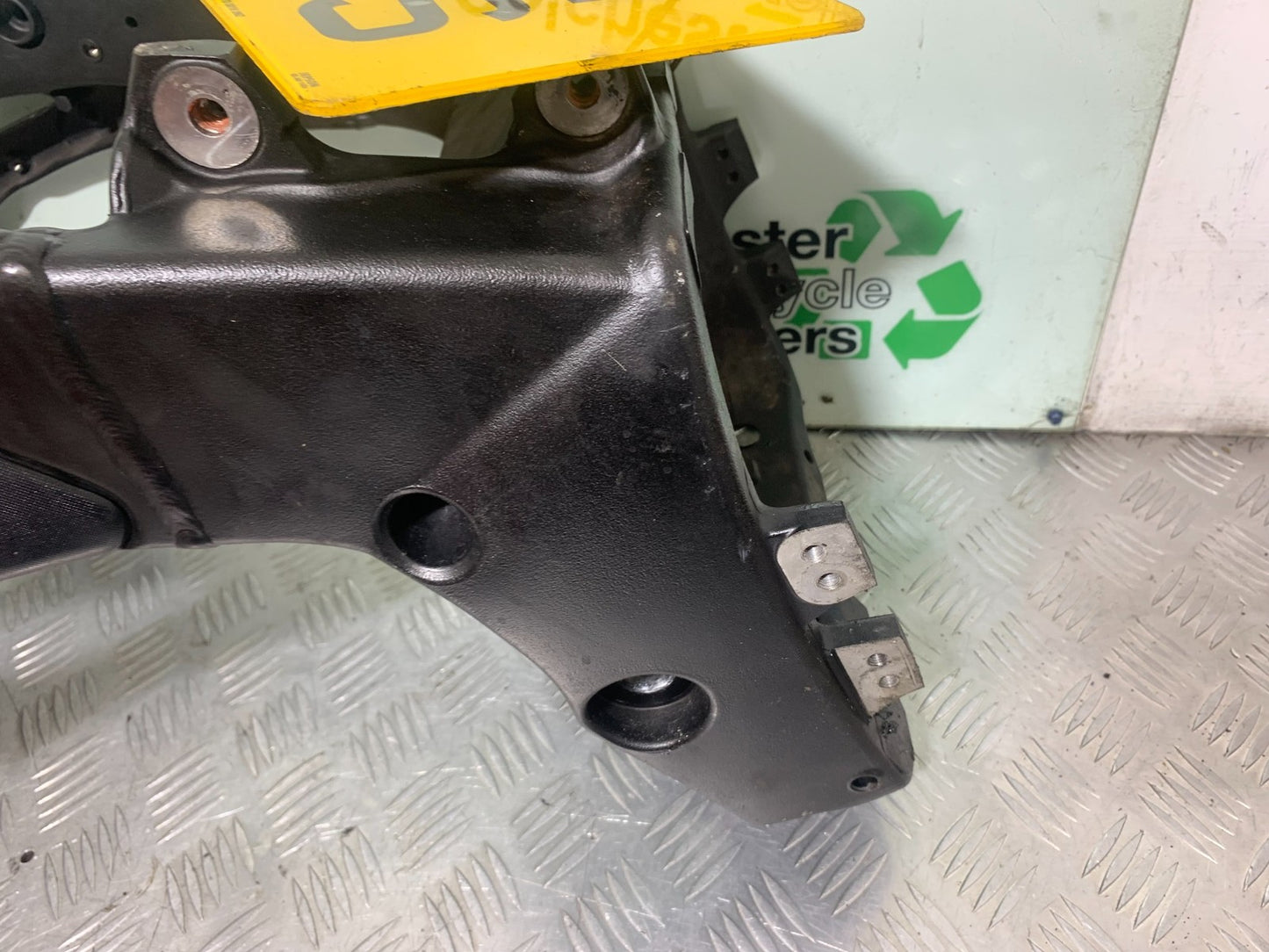 YAMAHA YZF R1 14 B BIG BANG FRAME REG LOG BOOK   2009-14 (CMB1175)