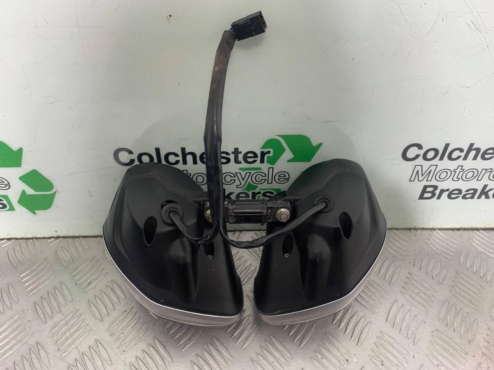 TRIUMPH 675 STREET TRIPLE RX HEADLIGHT   2015- 2017 (CMB1299)