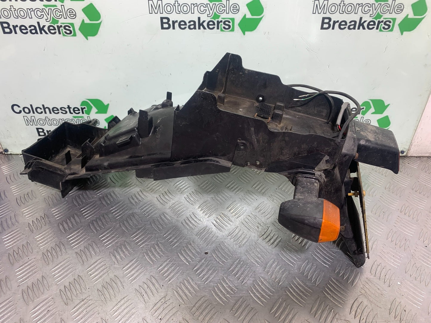 KAWASAKI ZX6R ZX6 F REAR MUDGUARD AND INDICATORS  YEAR 1995-1997 (CMB1169)
