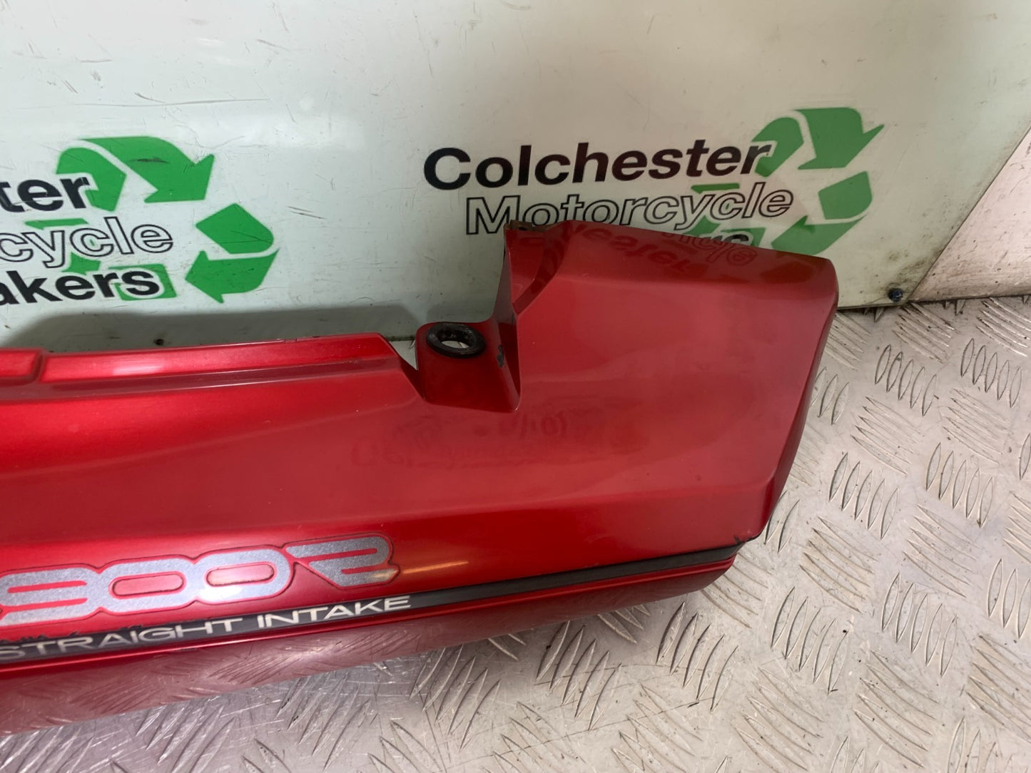 SUZUKI RF900 RF 900 LEFT SEAT PANEL YEAR 1994-1999 CMB1326