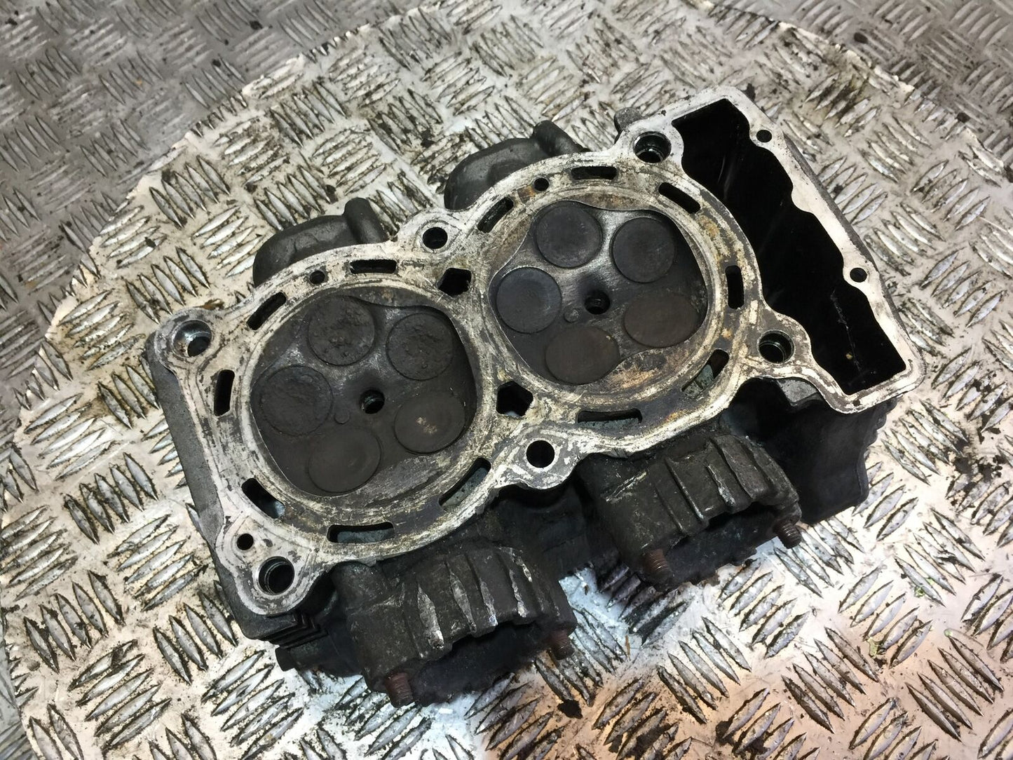 YAMAHA XTZ 750 SUPER TENERE CYLINDER HEAD AND CAMS  (STOCK 889)