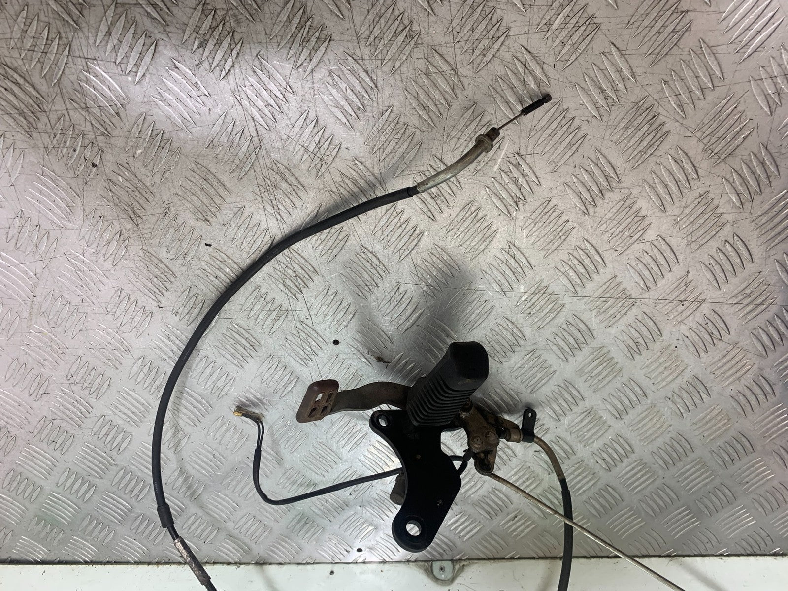 YAMAHA YS125 YS 125 RIGHT HANGER PEG AND PEDAL  YEAR 2017-2021 (CMB1321)