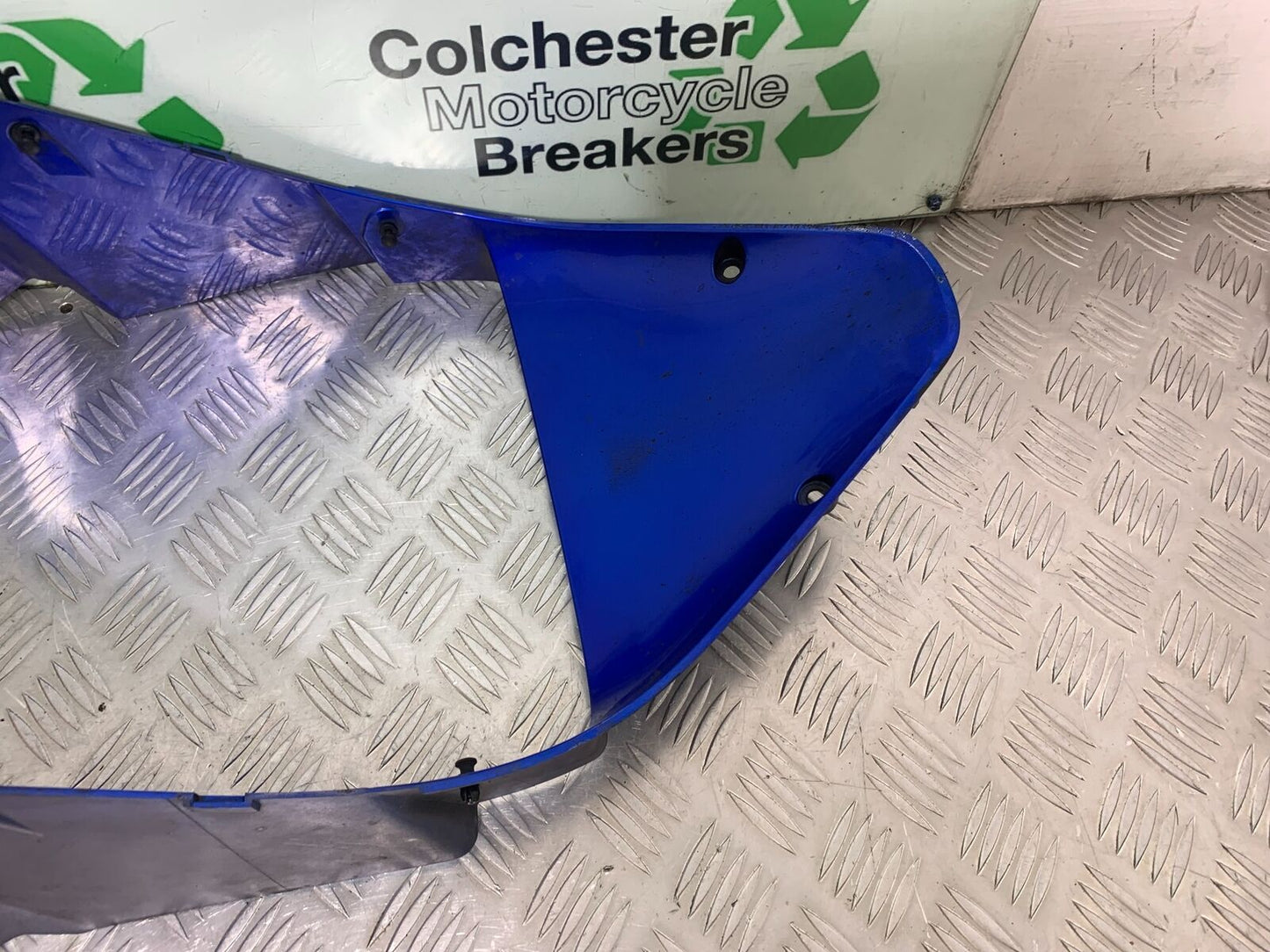 HONDA CBR1100 BLACKBIRD FAIRING V-PIECE  YEAR 1999-2005 (CMB1103)
