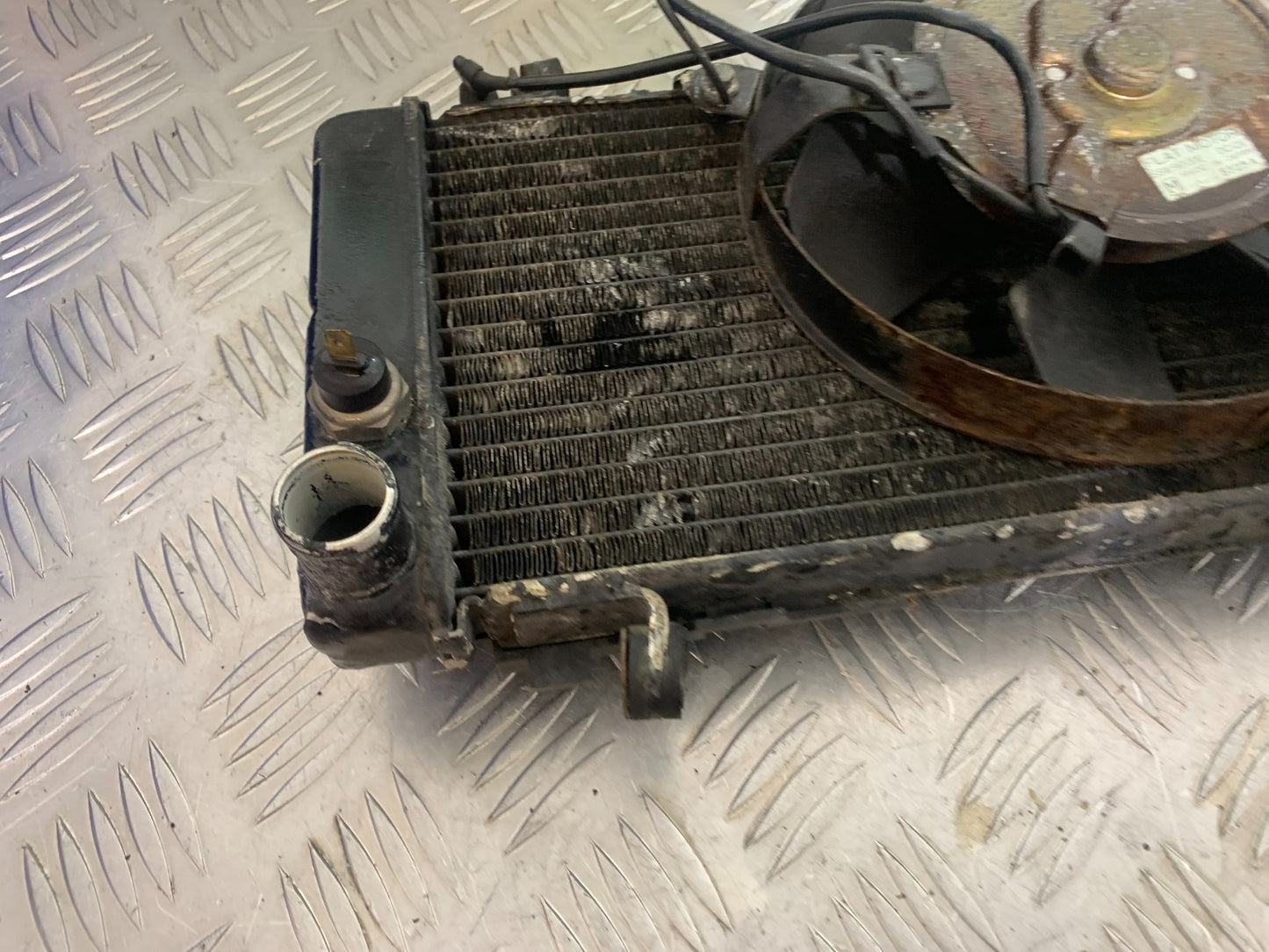 HONDA VFR750 VFR 750 RADIATOR AND FAN  YEAR 1994-1997 (CMB1156)