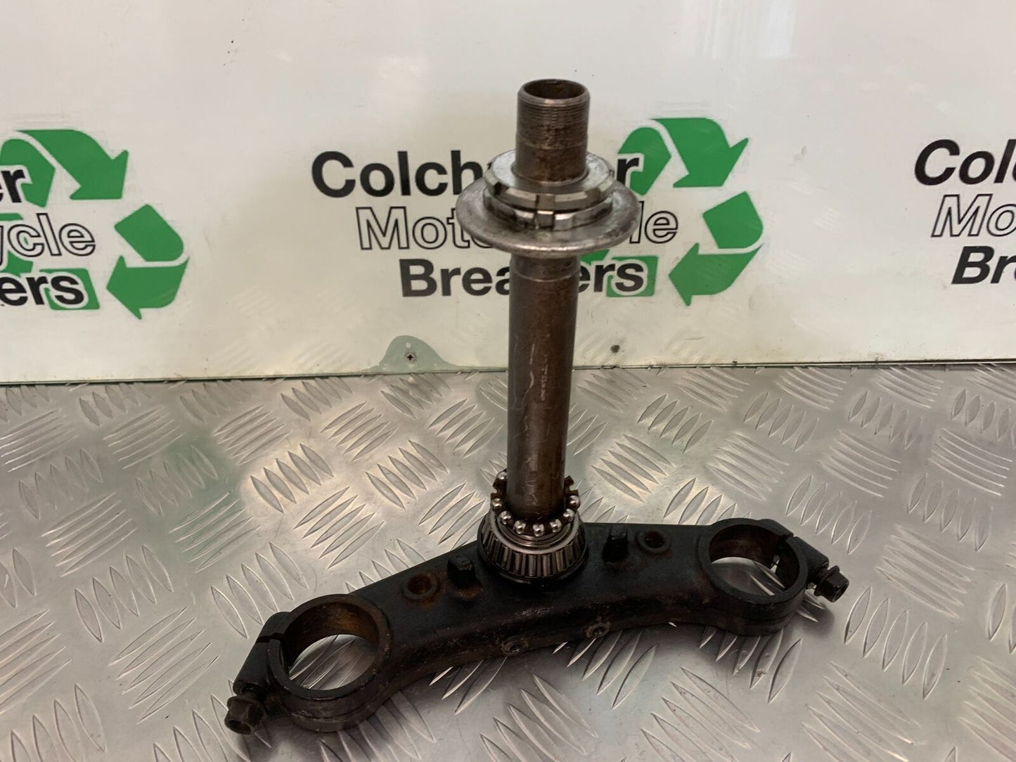 HONDA CBR1100 BLACKBIRD BOTTOM YOKE   YEAR 1996-1998 (STOCK 936)
