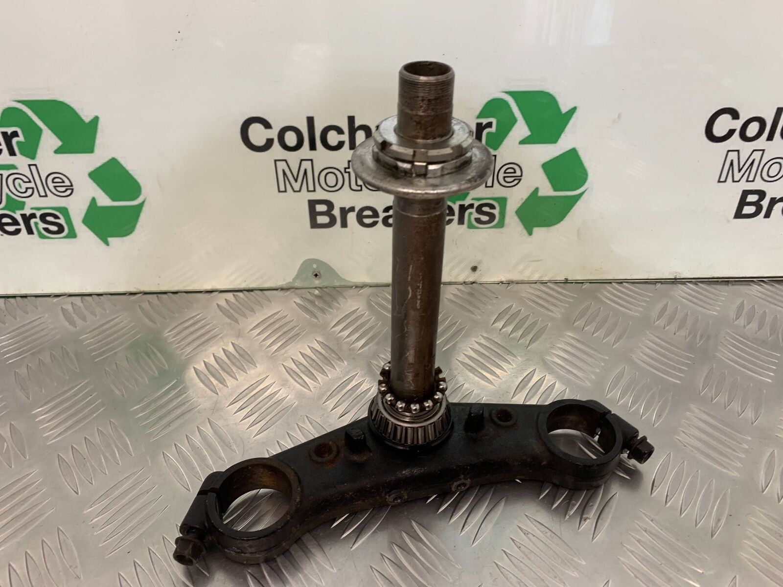 HONDA CBR1100 BLACKBIRD BOTTOM YOKE   YEAR 1996-1998 (STOCK 936)