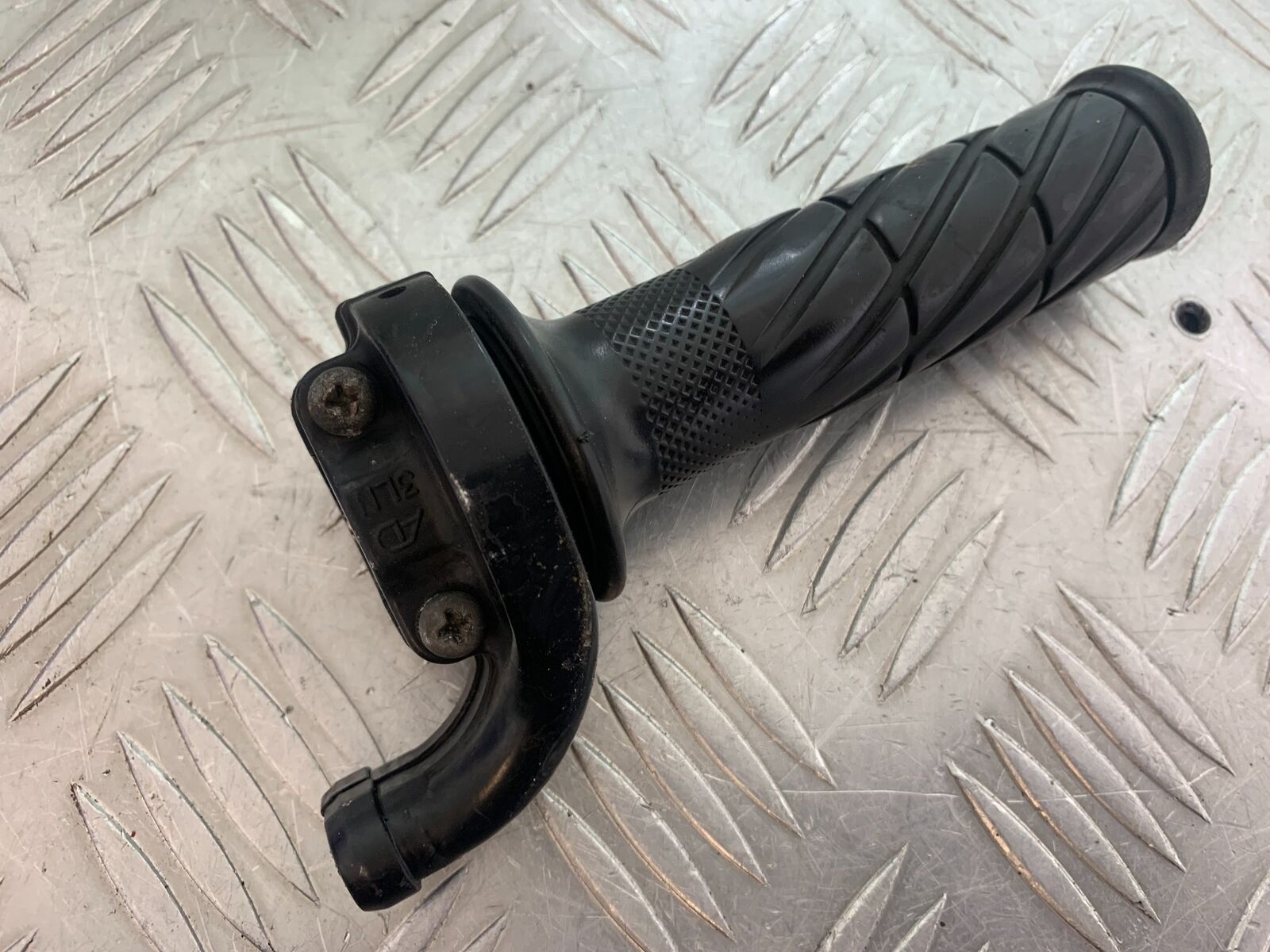 YAMAHA YZF600 YZF 600 THUNDERCAT THROTTLE AND GRIP    1996-2003 (CMB1134)