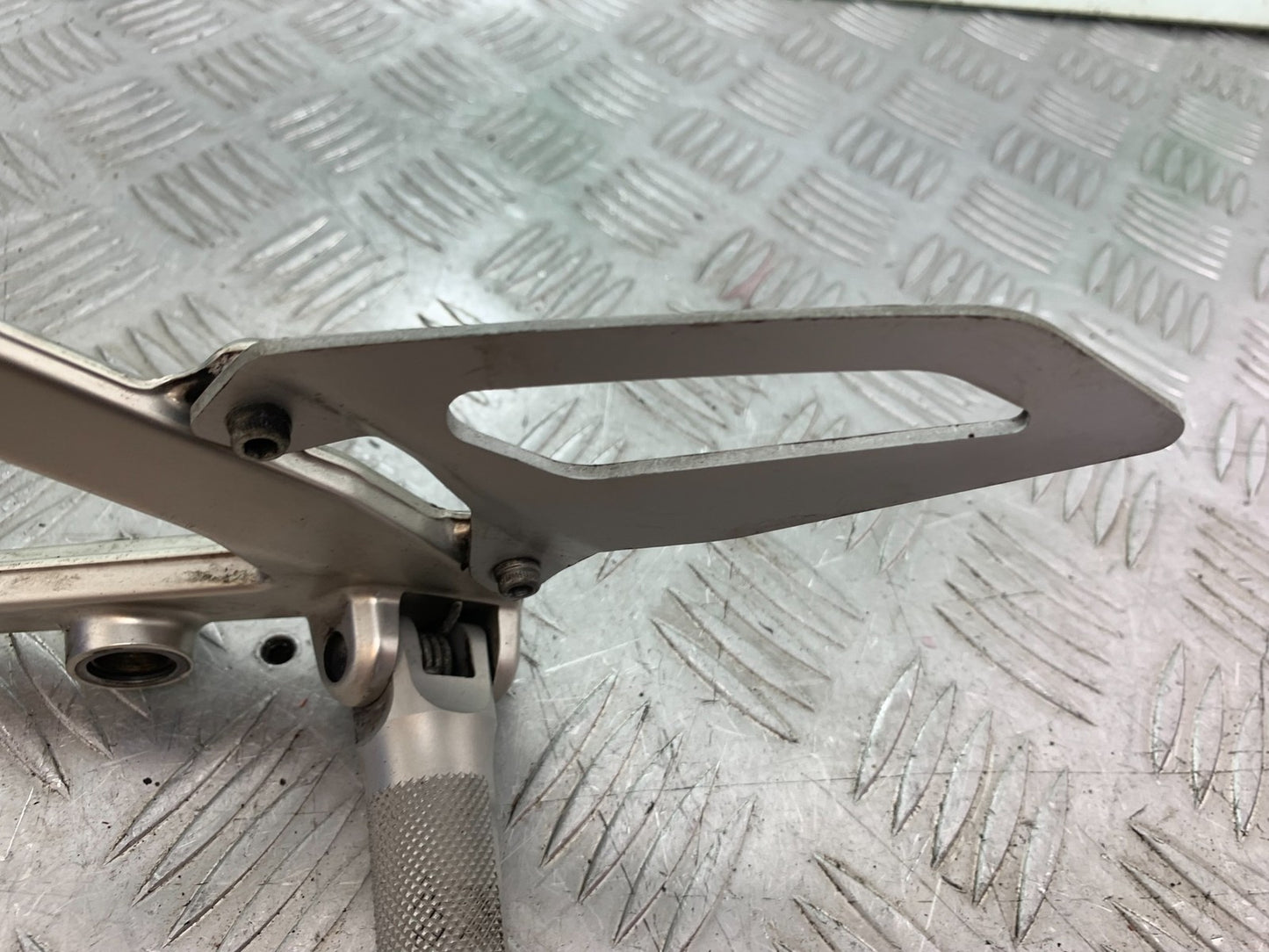 DUCATI 1299 PANIGALE FRONT LEFT HANGER AND PEG  YEAR 2016 (CMB 1187)